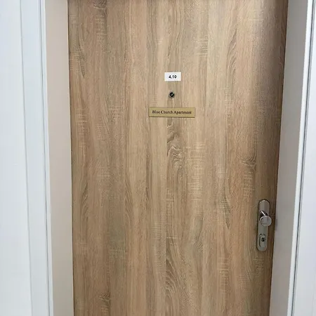 The Blue Church Old Town Self Check-in * 布拉迪斯拉发